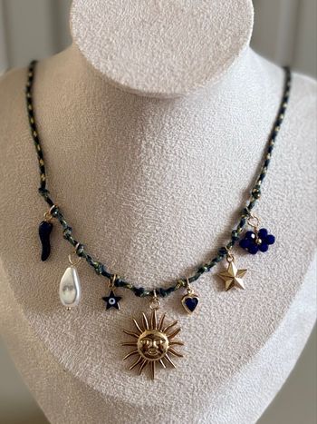 Collier à breloques 