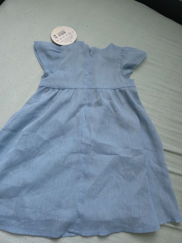 Magnifique robe fille taille 9 mois neuve - photo numéro 3