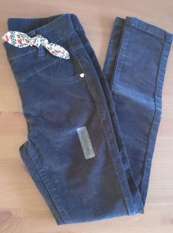 (Neuf non porté) 🏷🥰😍 superbe  pantalon velour 9 ans fille 🥰😍🩷