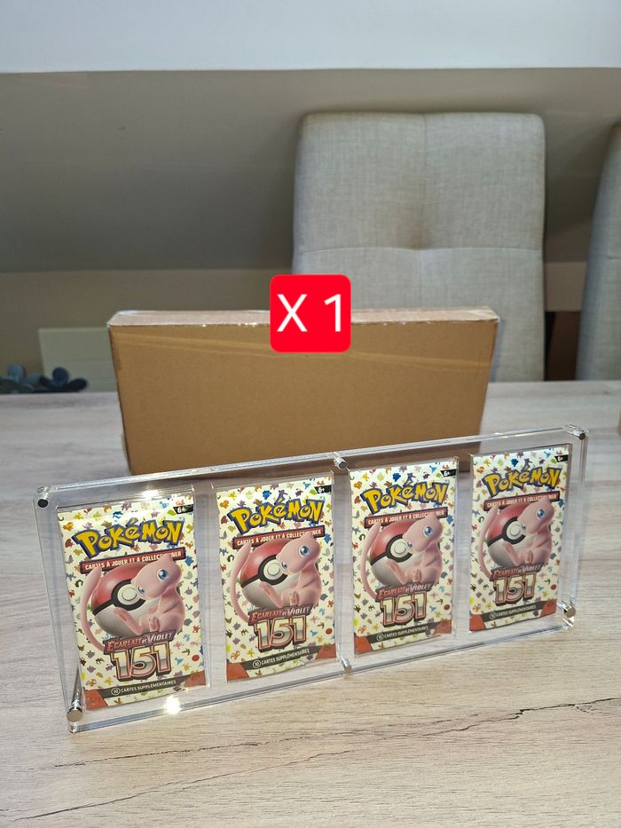 Présentoir en acrylique pour 4 boosters Pokémon artsets de qualité premium
