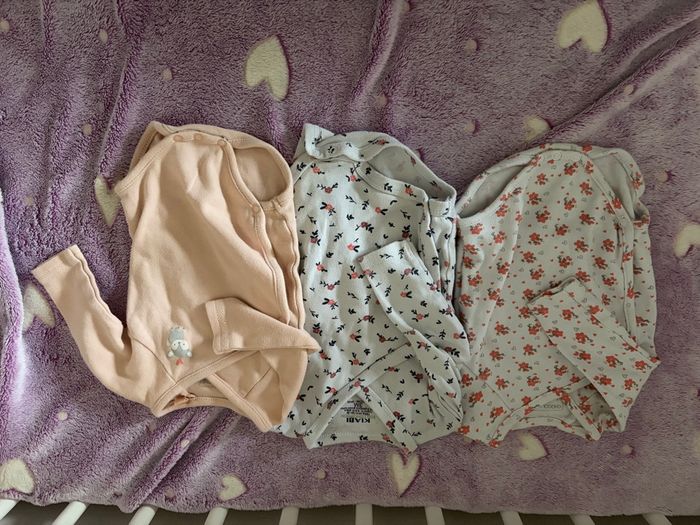 Lot vêtements fille 3 mois - photo numéro 2