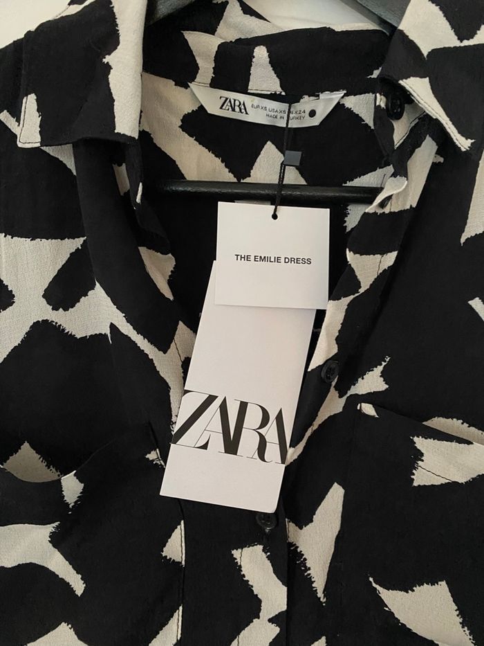 Robe zara XS neuve - photo numéro 2
