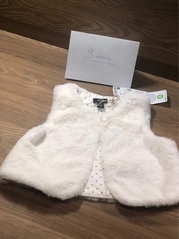Gilets kiabi sans manche fausse fourrure 9 mois