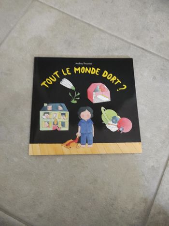 Tout le monde dort? École des loisirs