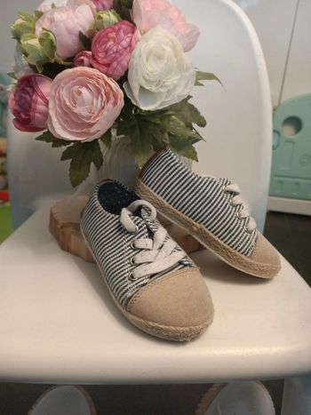 Chaussure Gémo baby 23