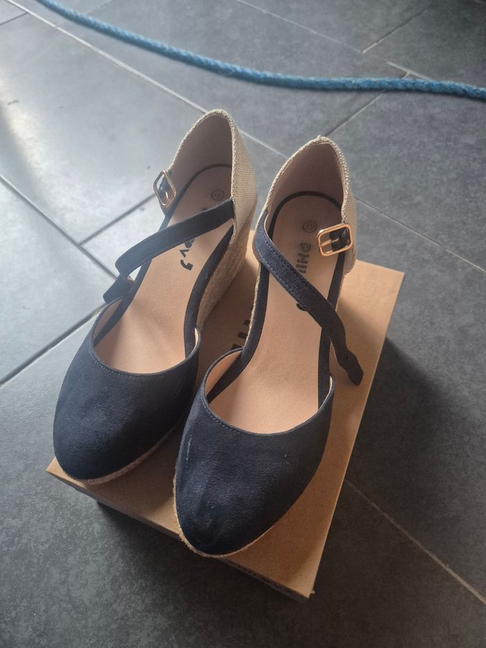Chaussures compensée