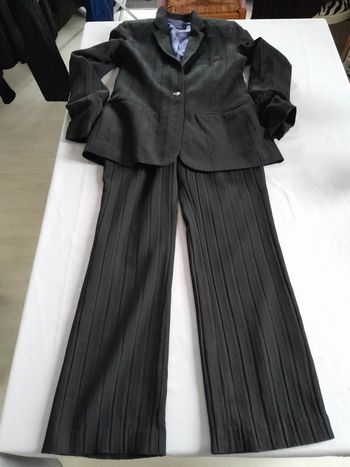 Très beau ensemble tailleur Barbara bui initials