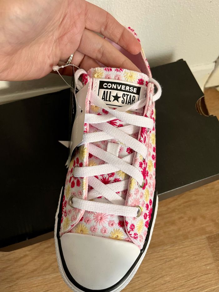 Converse brodées - photo numéro 2