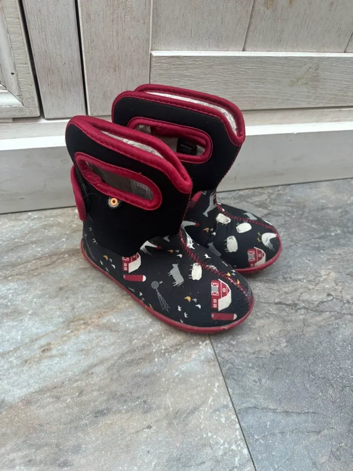Bottes Bogs 25 noir et rouge ferme - photo numéro 2