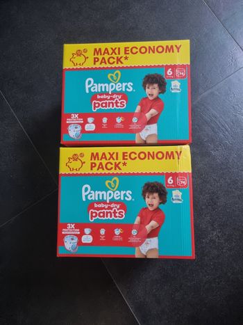 Lot de 2 cartons pampers 
