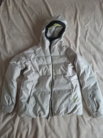 Manteau de ski, beige taille 14 ans, marque décathlon, nombreuses poches, ceinture d'étanchéité