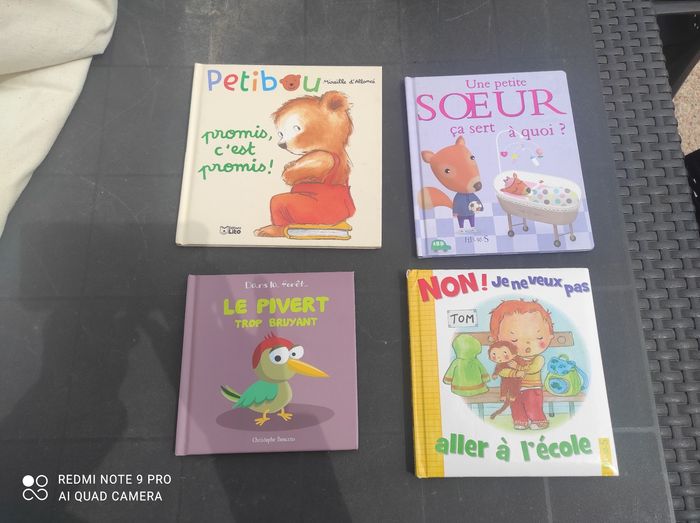 Lot livres enfant.