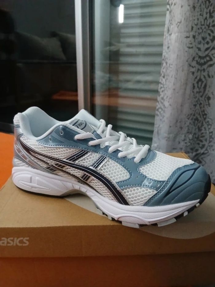 Asics Gel Kayano 14 Taille 39 - photo numéro 2