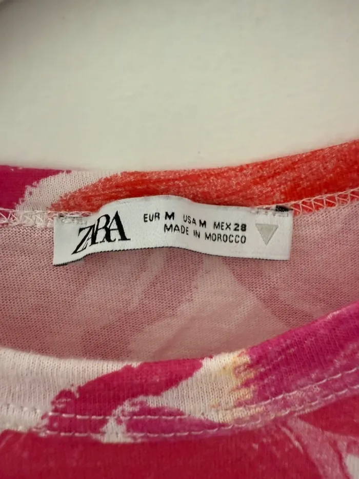 T-shirt Zara manches courtes taille M - photo numéro 3