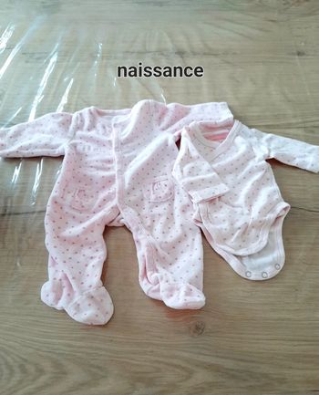 Ensemble pyjama et bodys