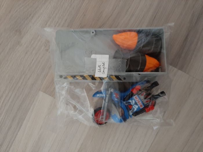 FIGURINE PILOTE DE MOTOCROSS "PLAYMOBIL" - Réf.4416 - n°109 - photo numéro 2