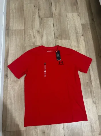 T-shirt Under Armour rouge XL