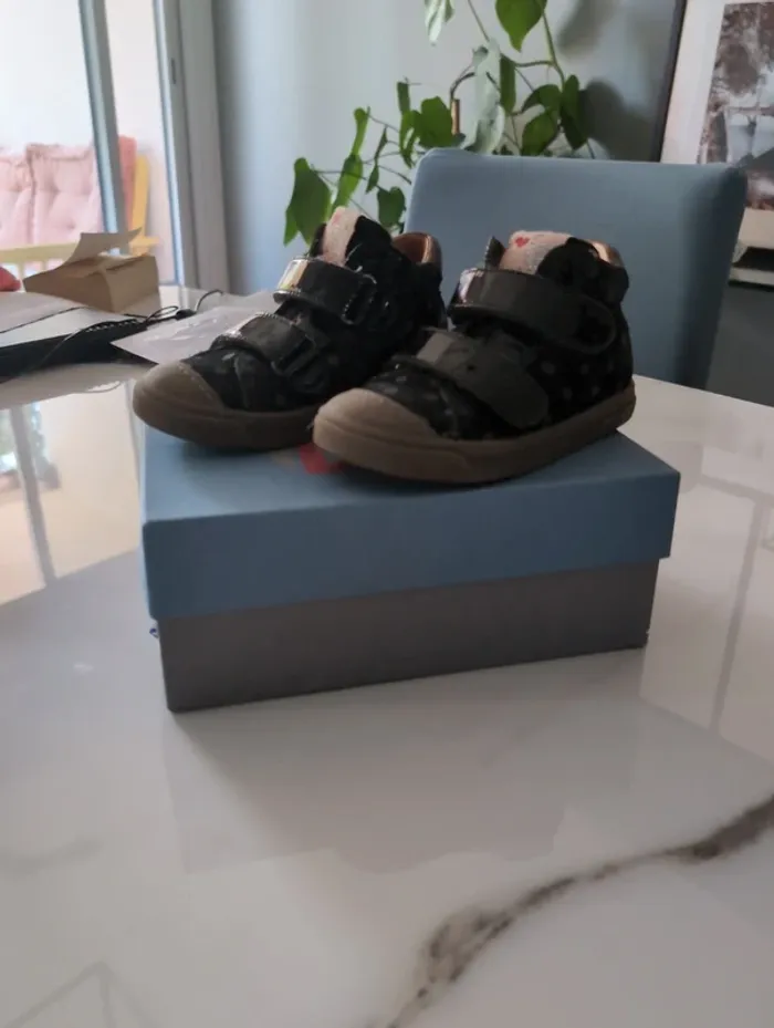 Chaussures fille taille 25 - photo numéro 3