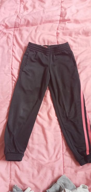 Jogging Adidas taille 3 /4 ans