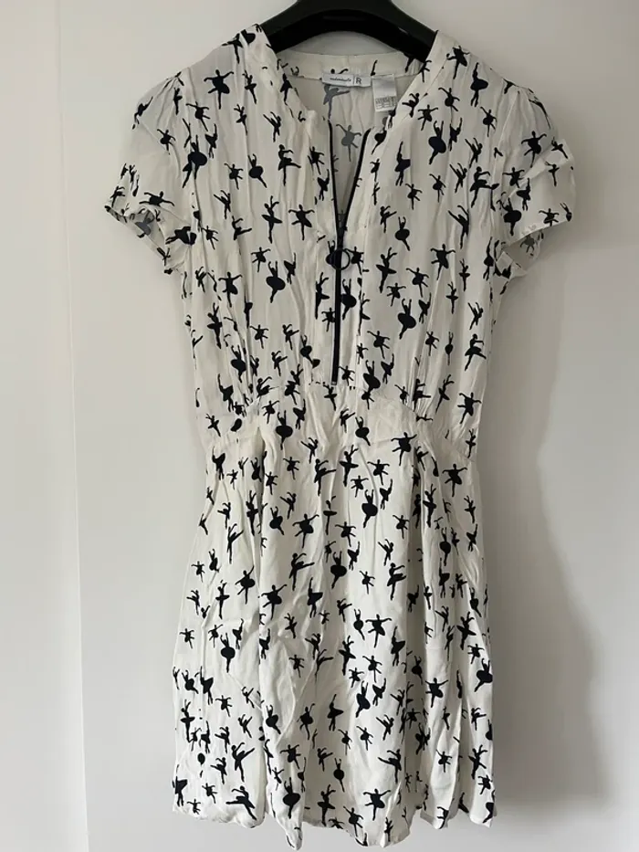 Robe motifs patineuse