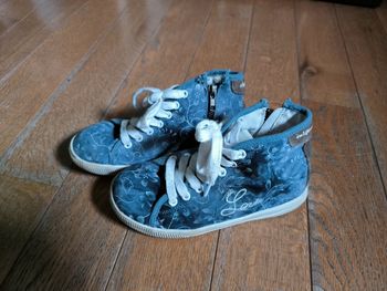 Baskets J&Joy pointure 33