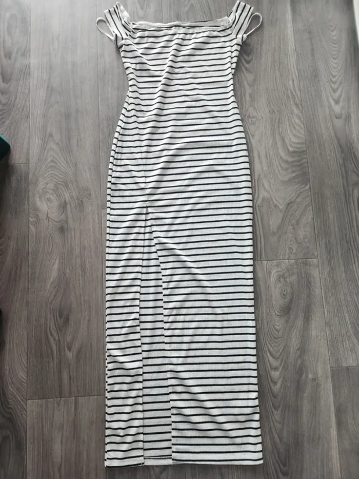 Robe fendue