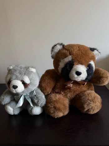 Lot 2 peluches mapache marron et gris