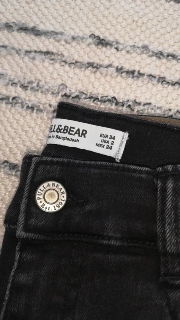 Jean noir pull and bear - photo numéro 2