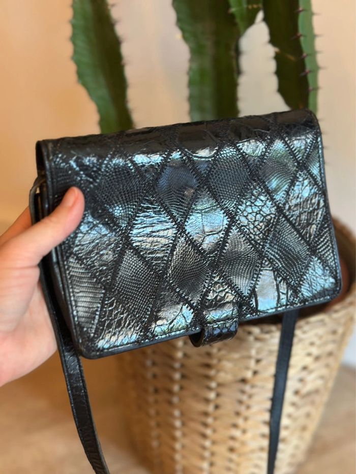Sac bandoulière/pochette en cuir de croco noir authentique Jean Charles Paris (vintage 70s’) - photo numéro 3