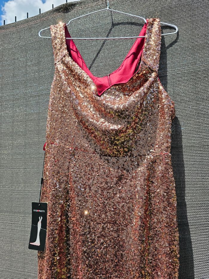 Magnifique robe sirene a sequins taille 42 neuve avec etiquette - photo numéro 2