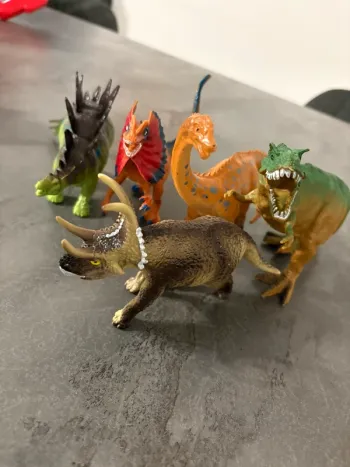 Lot 5 dinosaures
