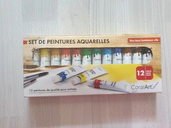 Sublime coffret tubes aquarelle neufs
