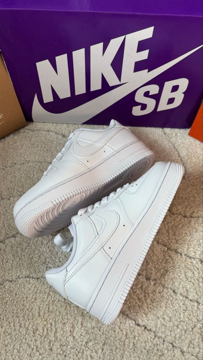 Nike Air Force 1 - Taille 38 - Neuve - photo numéro 3