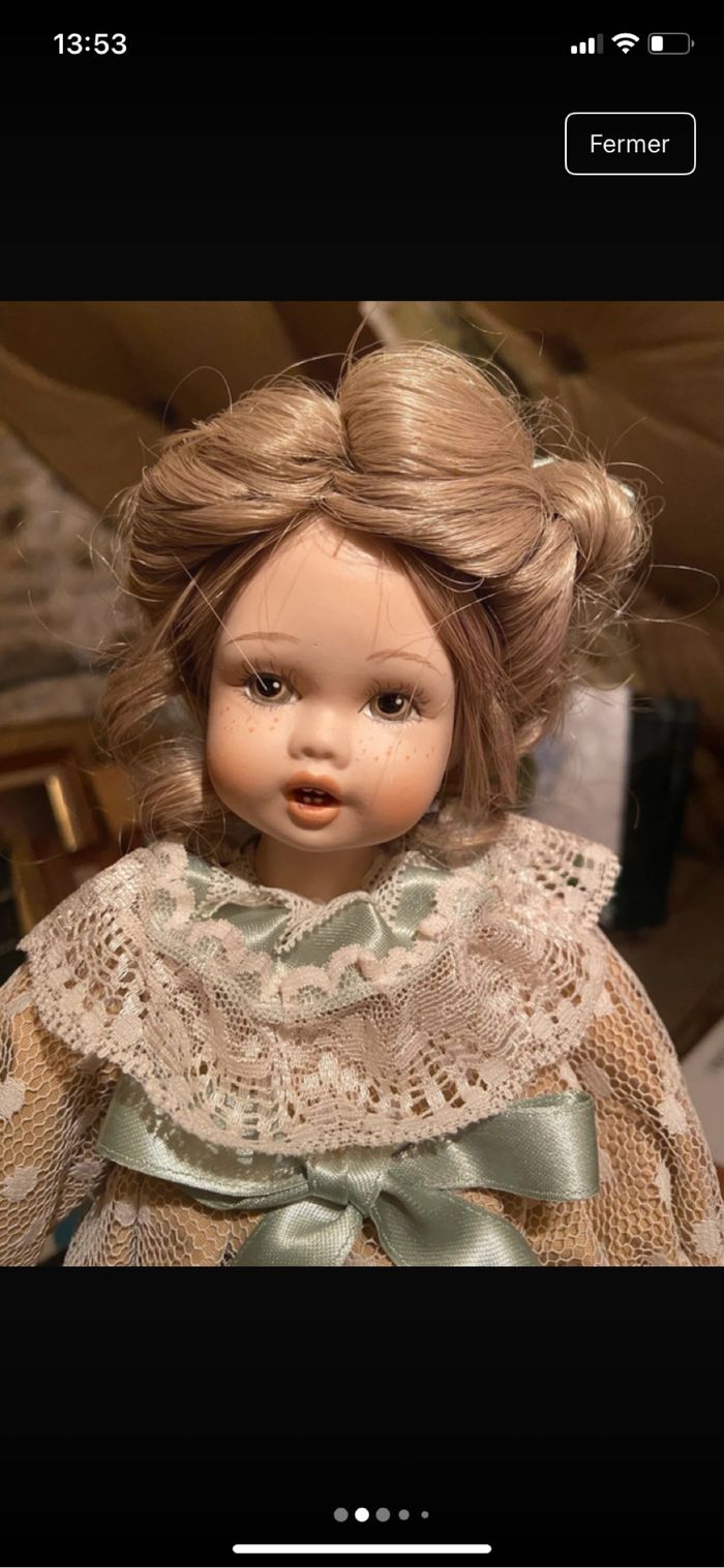 Poupée de collection en porcelaine - photo numéro 2