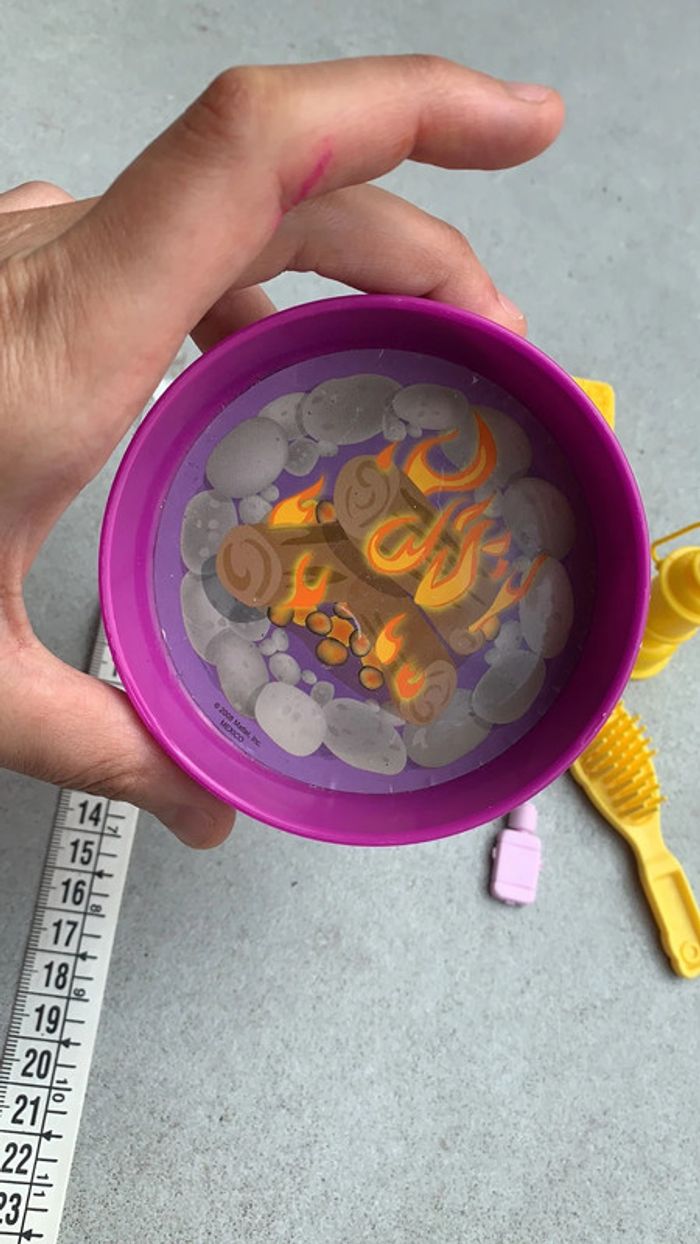 Lot accessoires barbie camping gourde brosse lampe foin - photo numéro 3