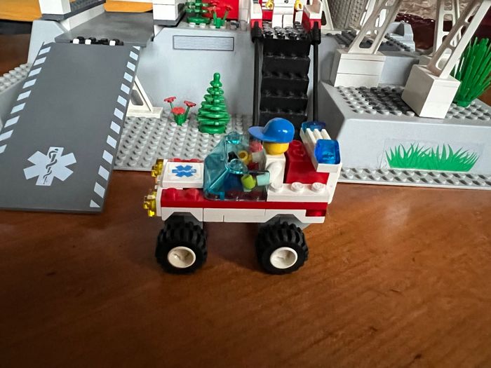 Lego hôpital city 7892 - photo numéro 5