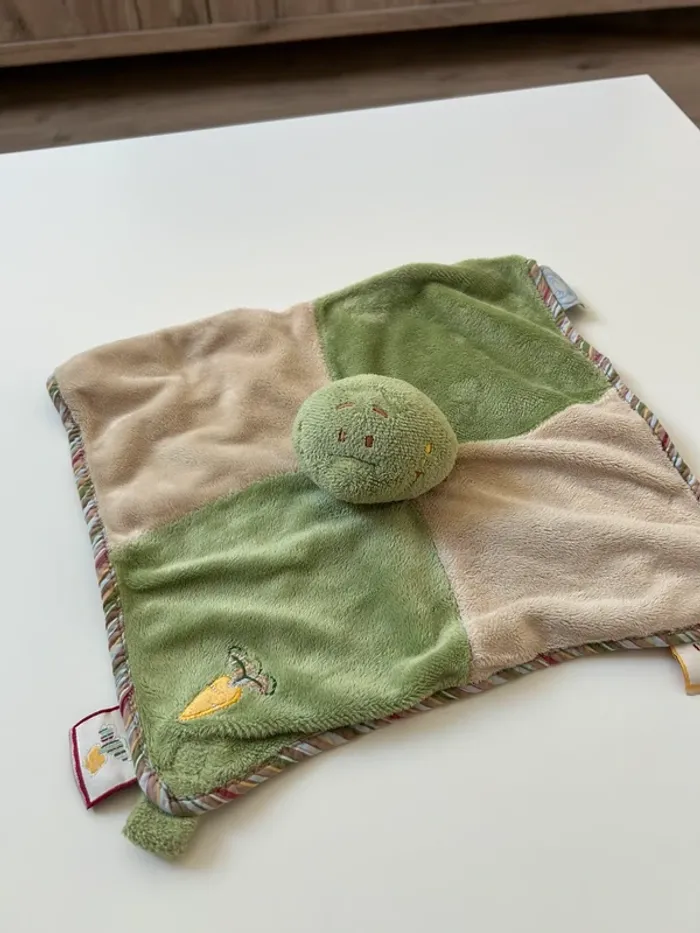 Doudou plat grenouille noukies