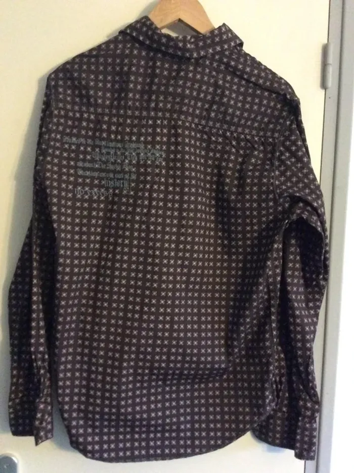 Chemise neuve T.M - photo numéro 2