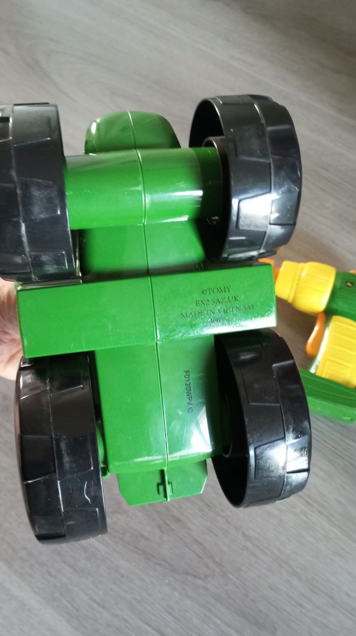 Tracteur John Deere Tomy à construire - photo numéro 7