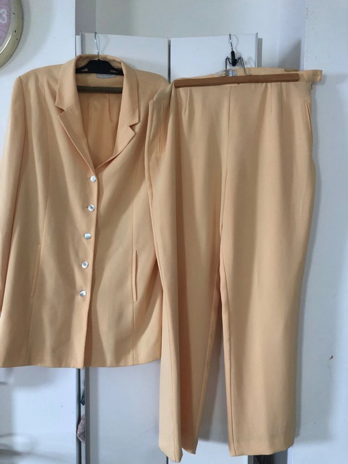 Ensemble tailleur chic . Taille 50