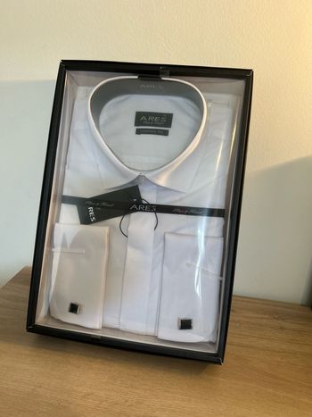 Chemise blanche avec bouton
