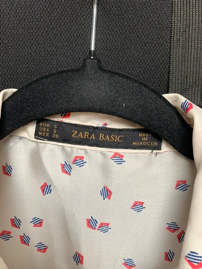 Blouse Zara taille S blanc crème à motif - photo numéro 3