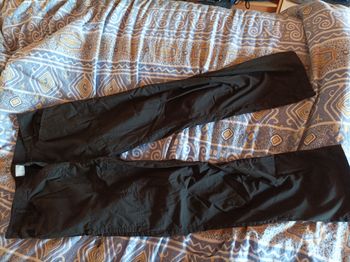 Lot de pantalons et shorts
