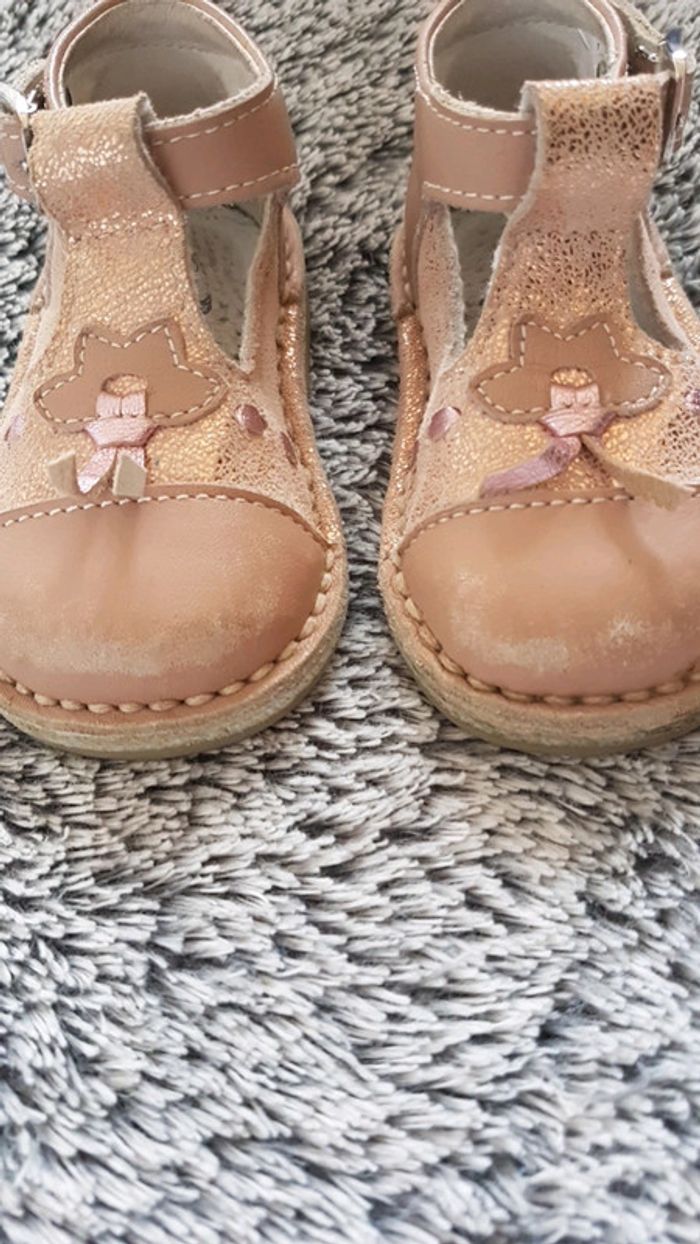 Chaussures taille 19 - photo numéro 5