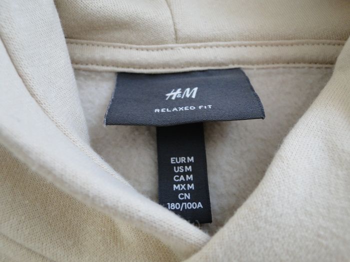 Pull capuche motif fleur brodée H&M - photo numéro 3