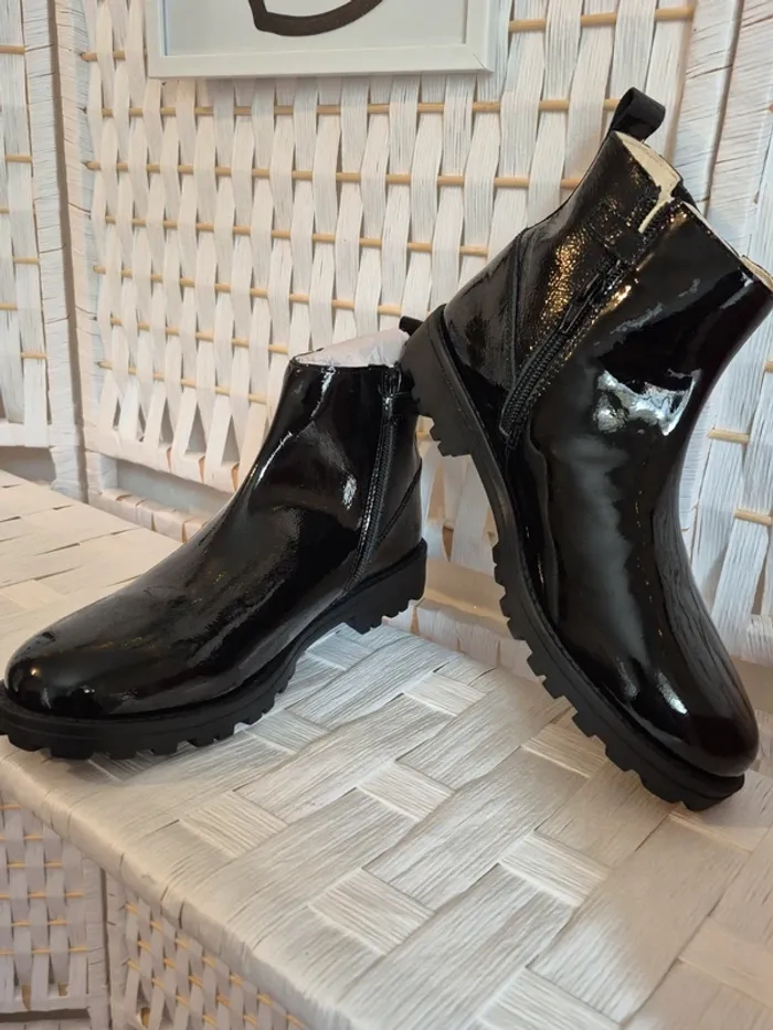 💕Jolie Bottines en cuir noires vernies Kickers groofit fille P38 💕 - photo numéro 2