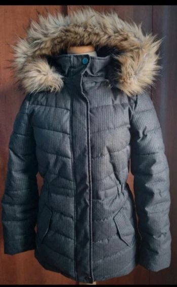 Manteau doudoune avec capuche fausse fourrure taille XS