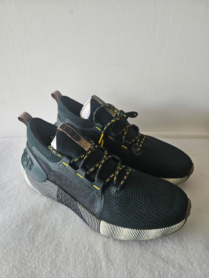 Baskets Pointure 45,5 under armour - photo numéro 2