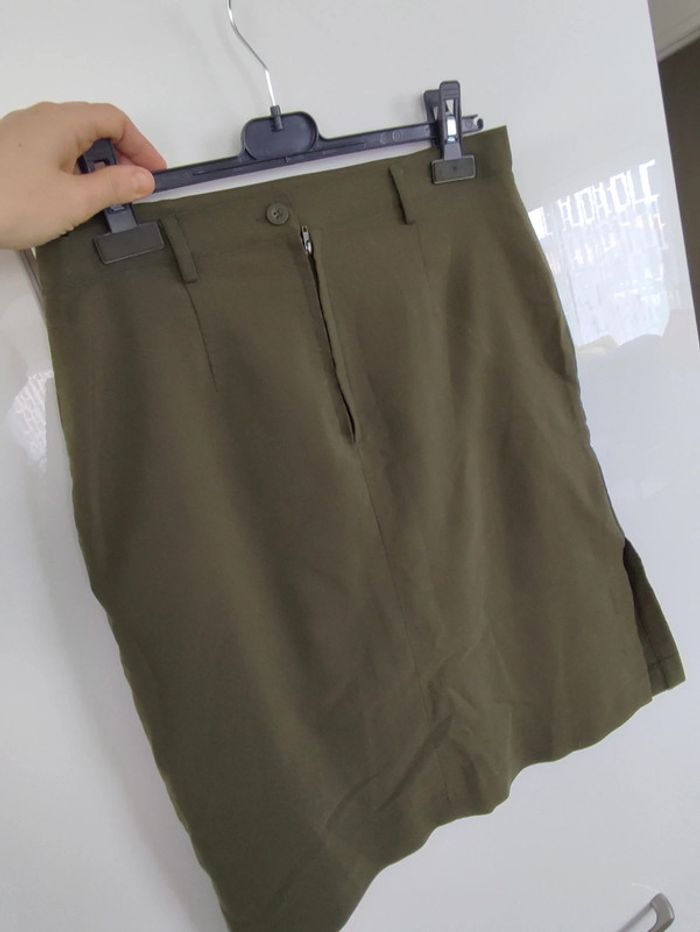 Jupe fendue - photo numéro 3