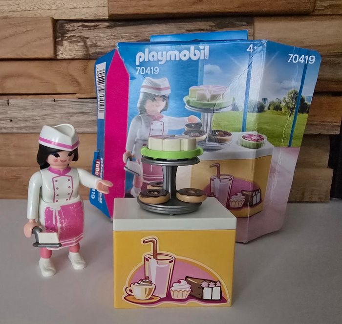 Playmobil 70419 :  pâtissière avec comptoir à gateaux - photo numéro 2